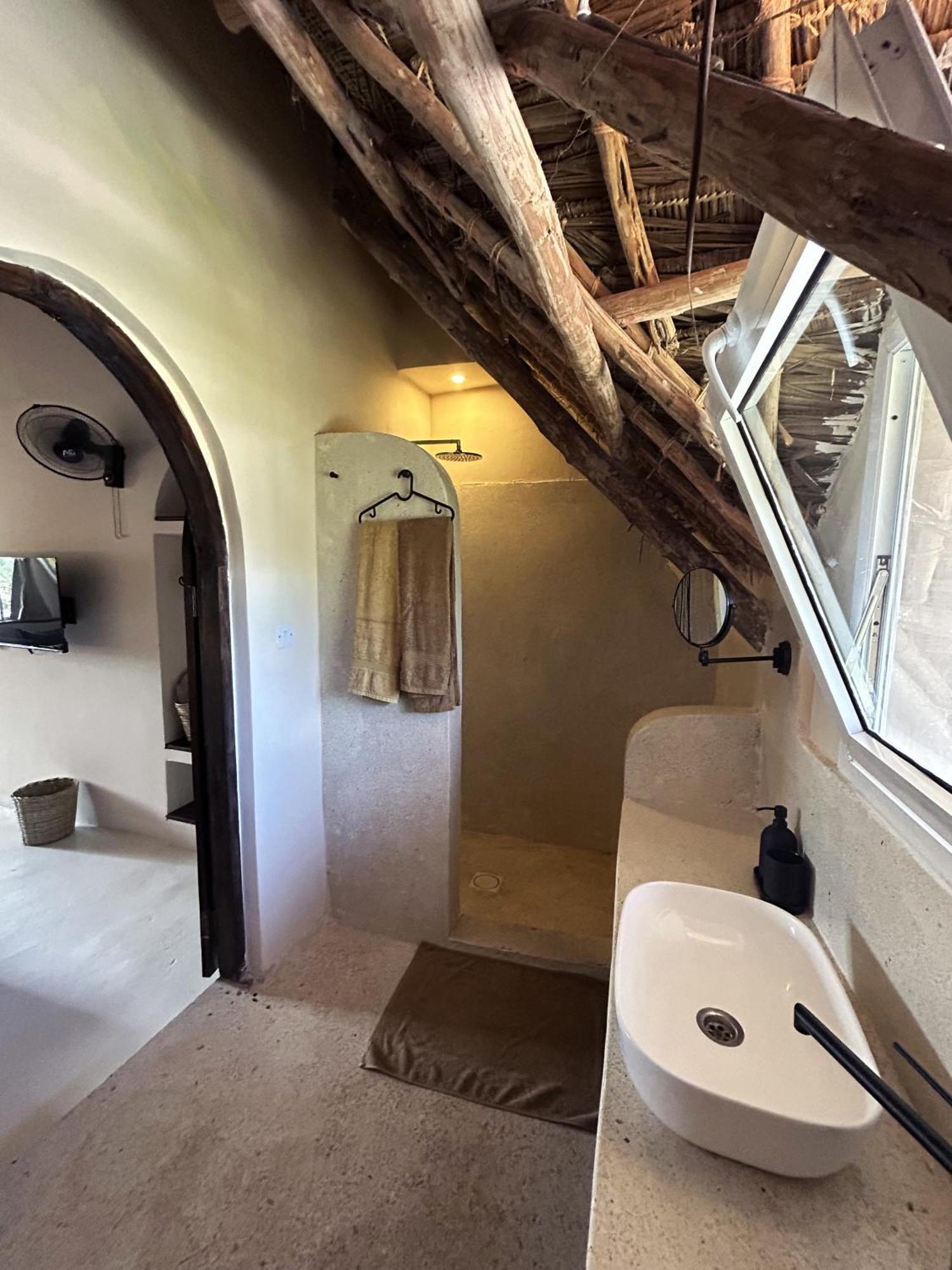 Kuwa Zanzibar Aparthotel Kiwengwa  Exteriör bild